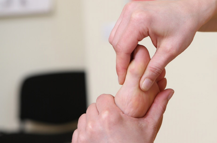 Paluch sztywny – rehabilitacja we wczesnym stadium